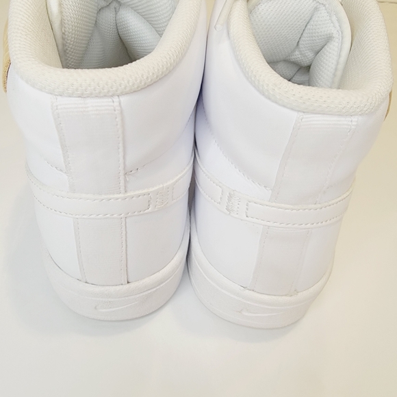 Nike Women's Court Royale 2 Mid Sneakers CT1725-100 White Size 11 - Picture 8 of 14